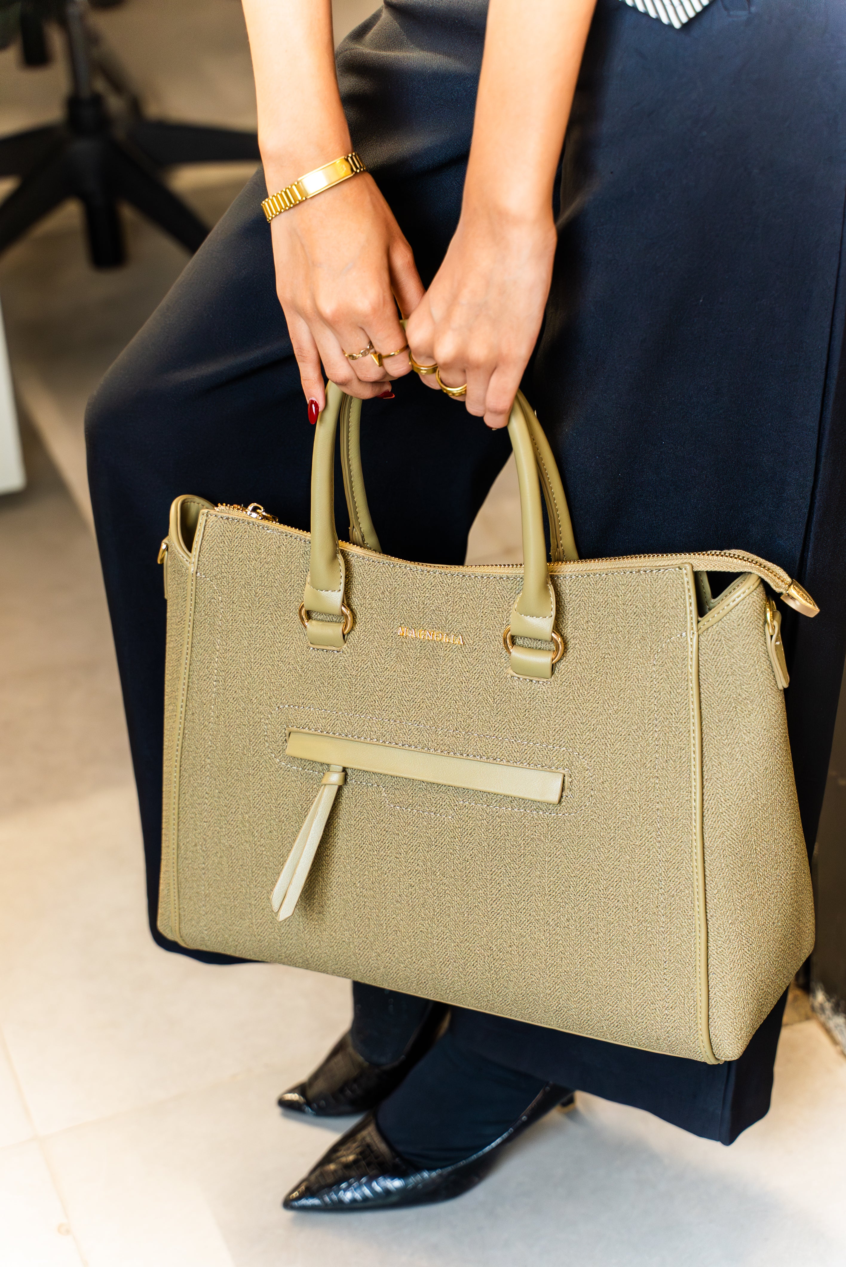 Magnolia Stylish Textured Handbag for Women - Elegant Shoulder Tote with Detachable Strap