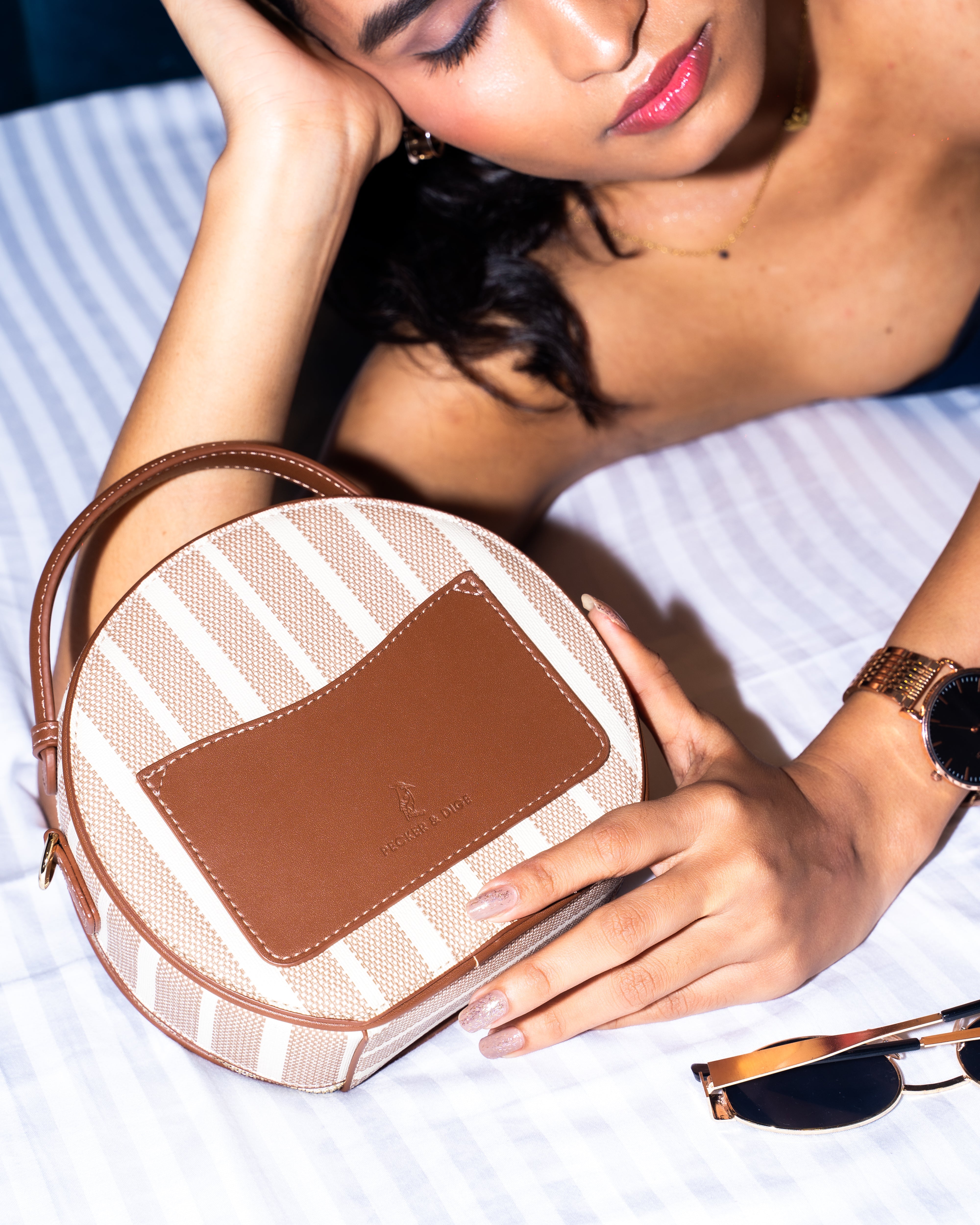 Sandy Round Classic Bag