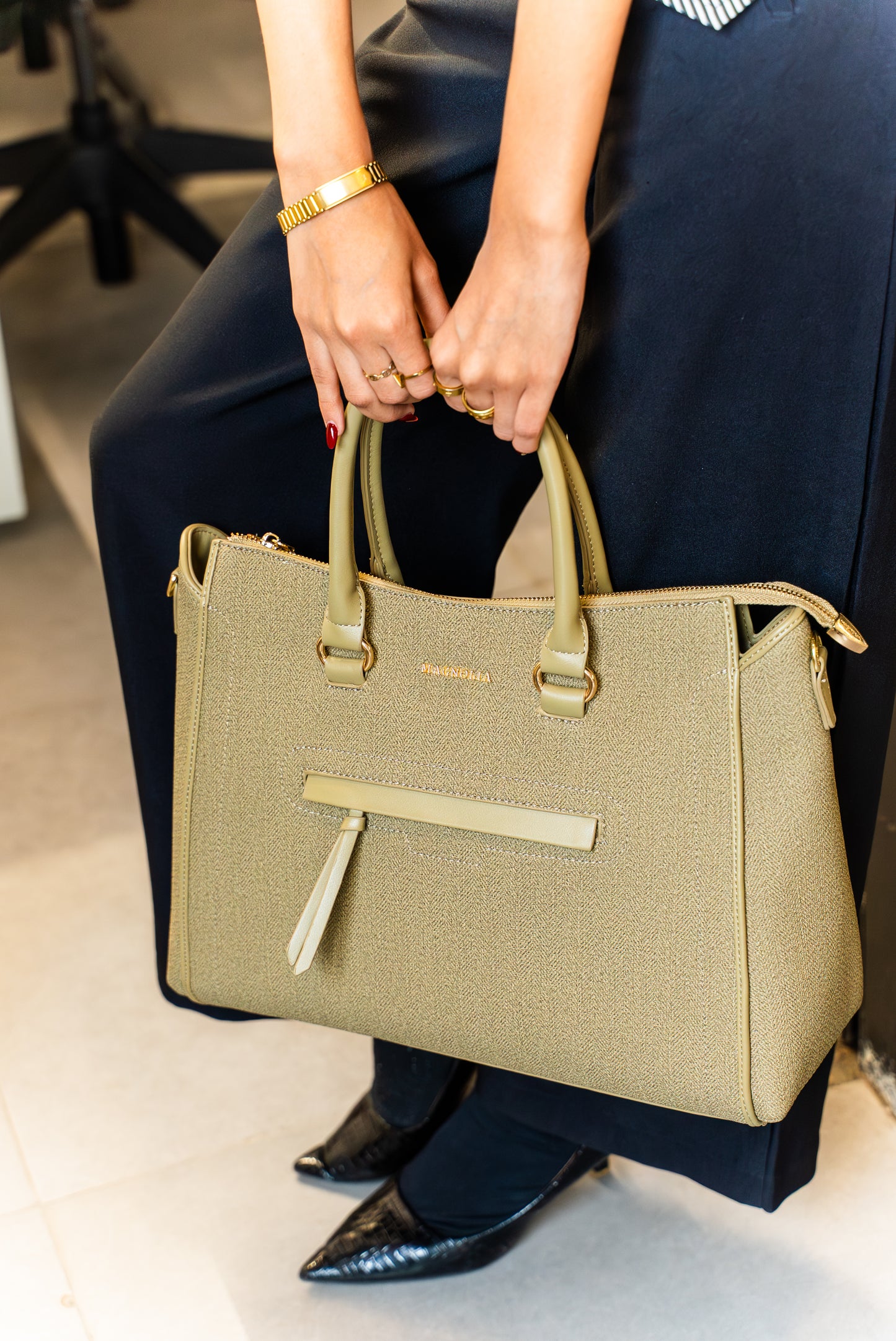 Magnolia Stylish Textured Handbag for Women - Elegant Shoulder Tote with Detachable Strap